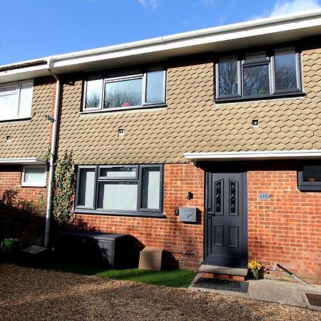 Crown Meadow - 4 Bedroom House - Heathrow - Excellentstays Colnbrook Eksteriør bilde